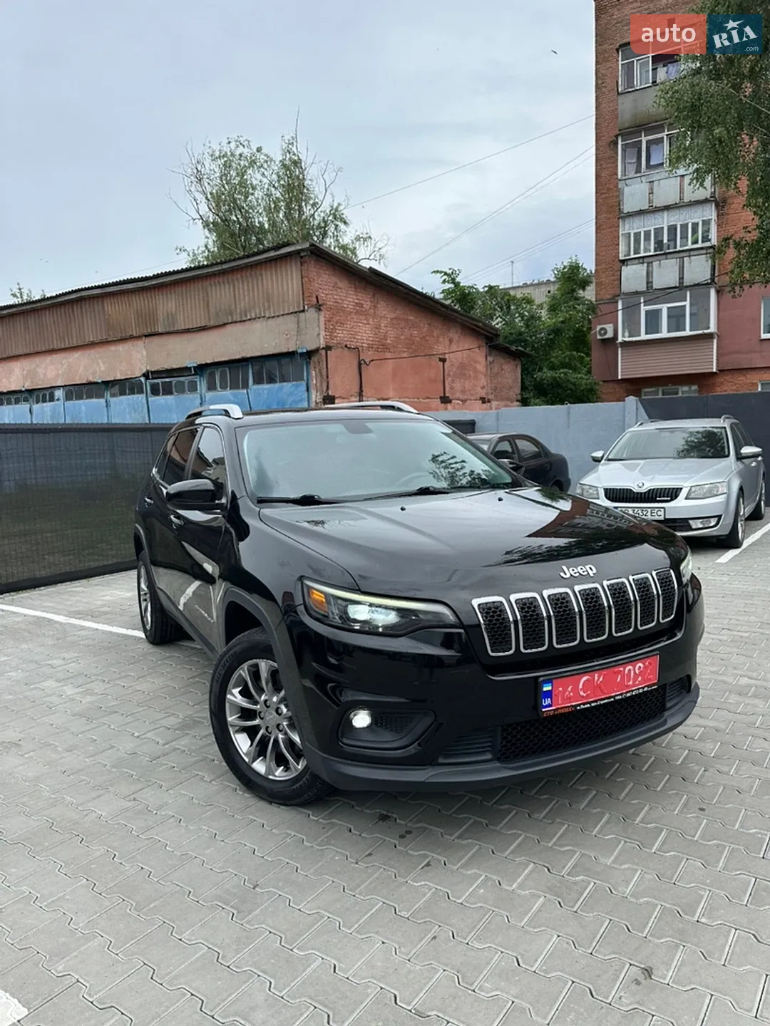 2019 Jeep Cherokee - фото 1