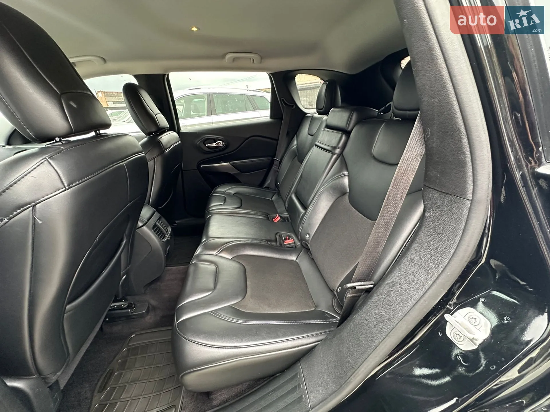 2019 Jeep Cherokee - мініатюра 40