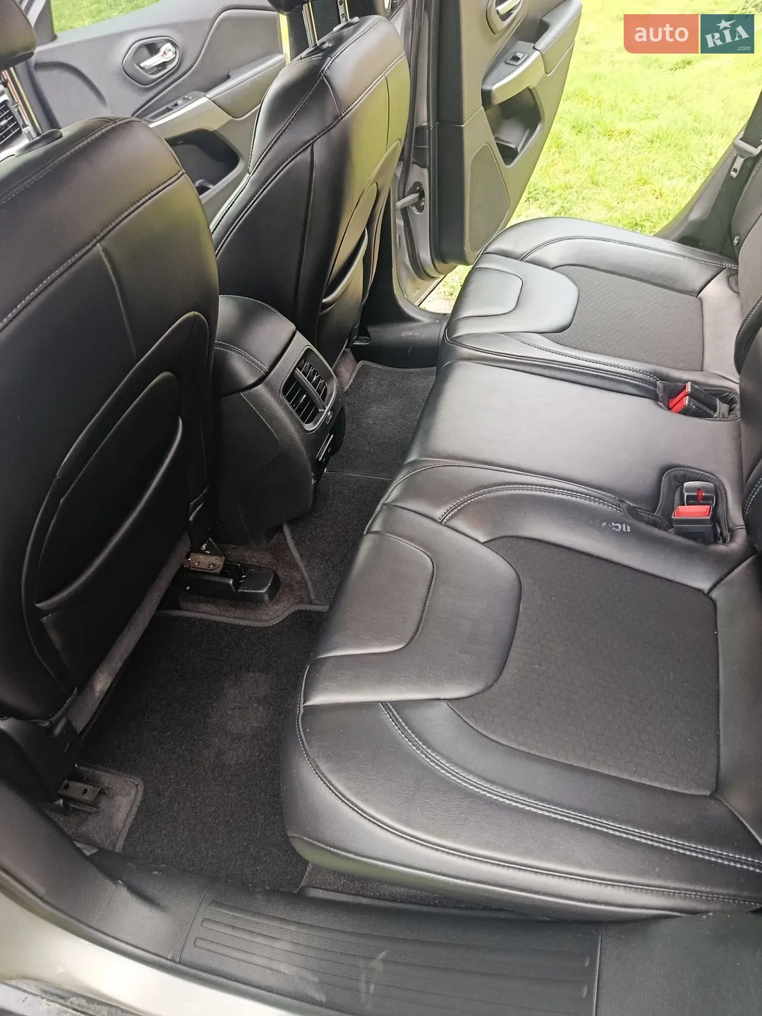 2018 Jeep Cherokee - мініатюра 29