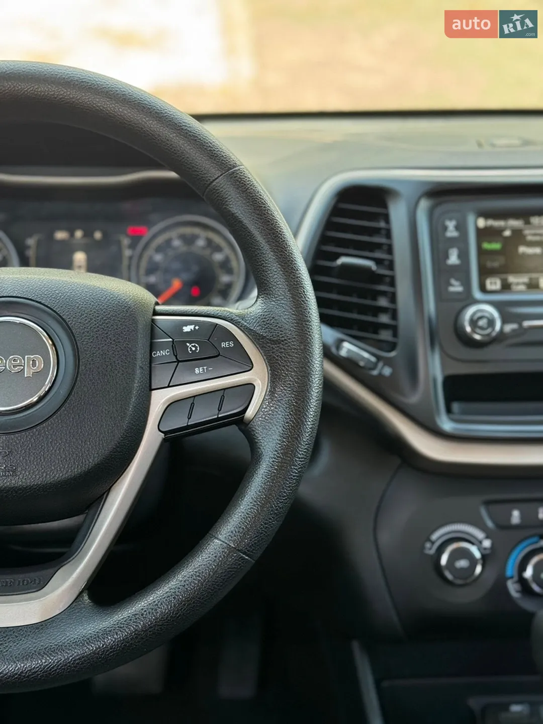 2015 Jeep Cherokee - мініатюра 21