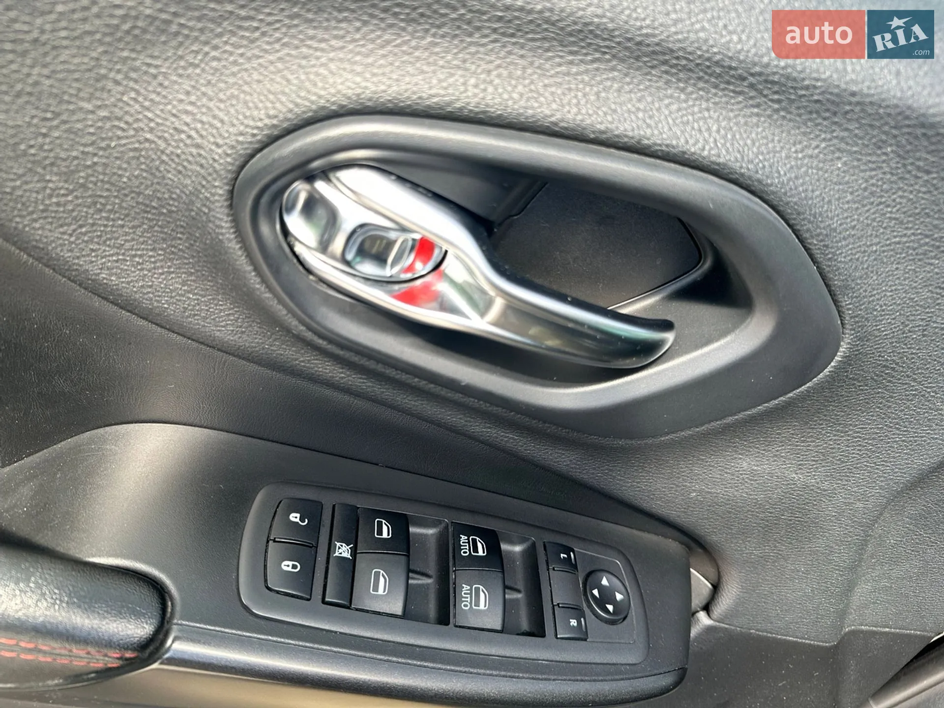 2019 Jeep Cherokee - мініатюра 15