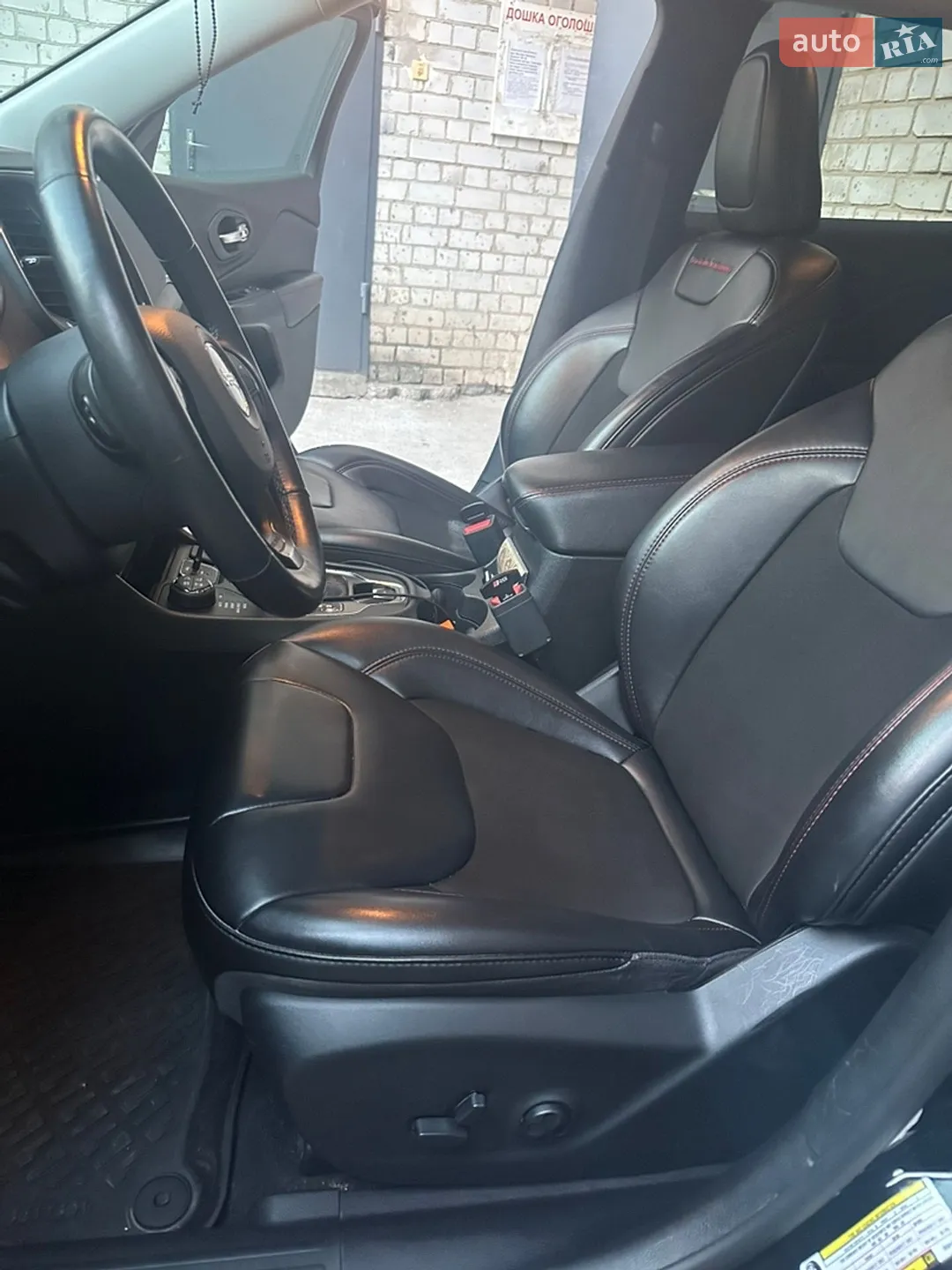 2019 Jeep Cherokee - мініатюра 36