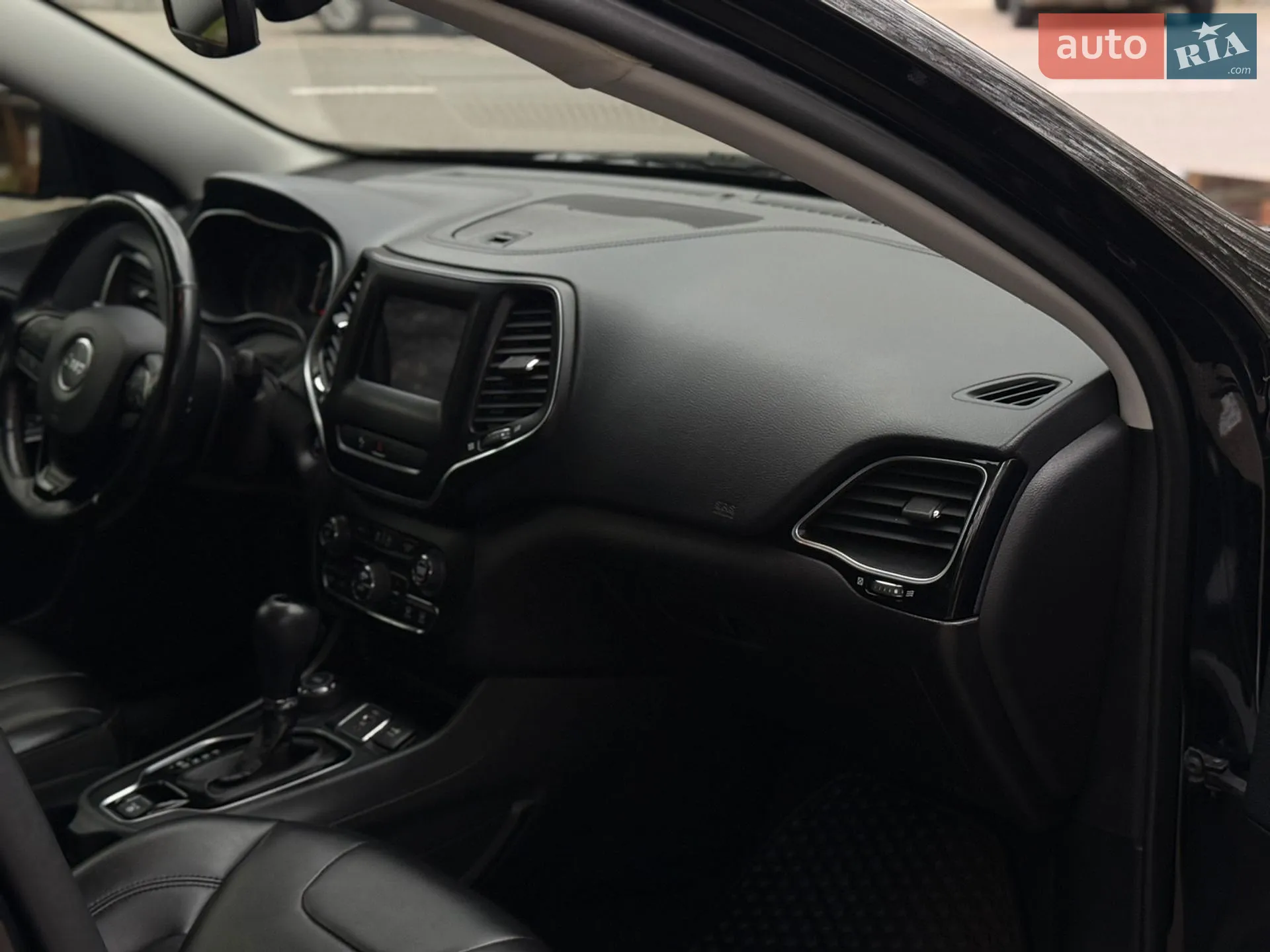 2018 Jeep Cherokee - мініатюра 17