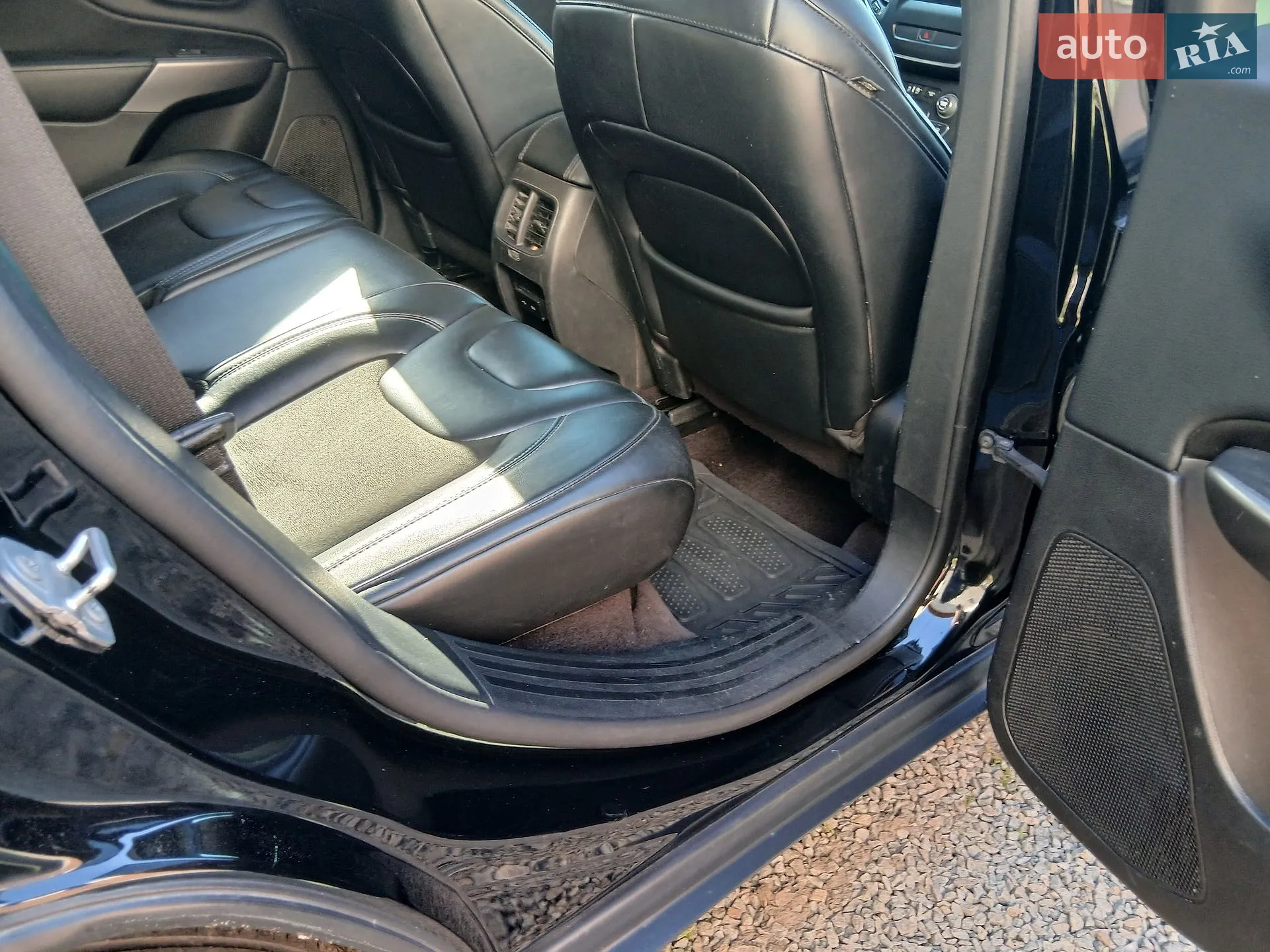 2018 Jeep Cherokee - мініатюра 14