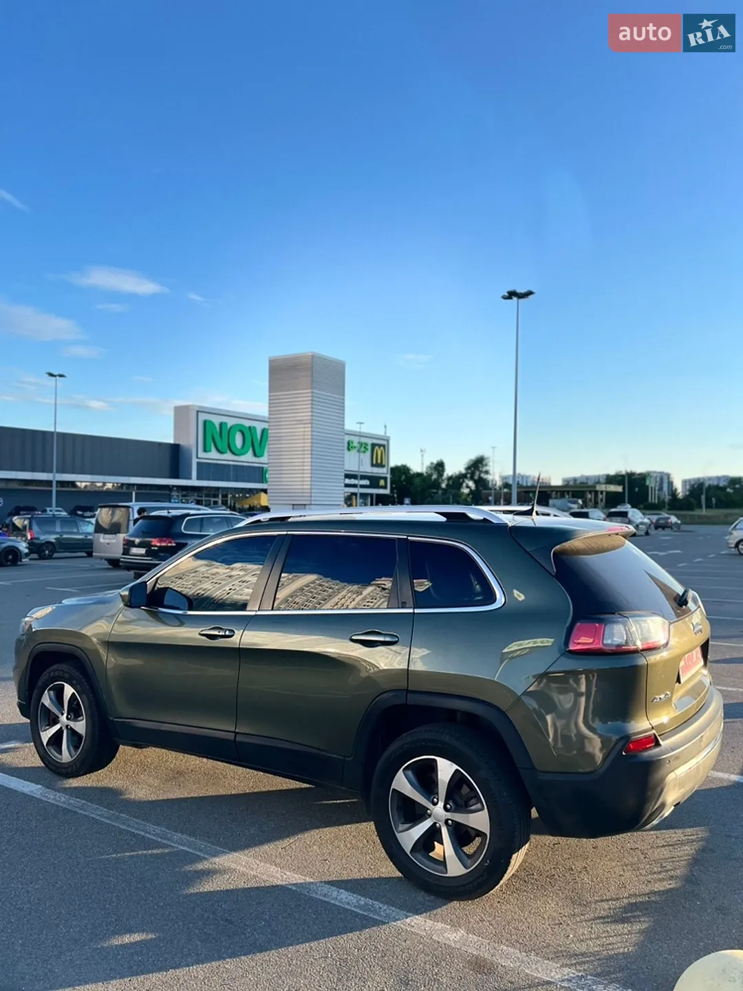2020 Jeep Cherokee - мініатюра 4