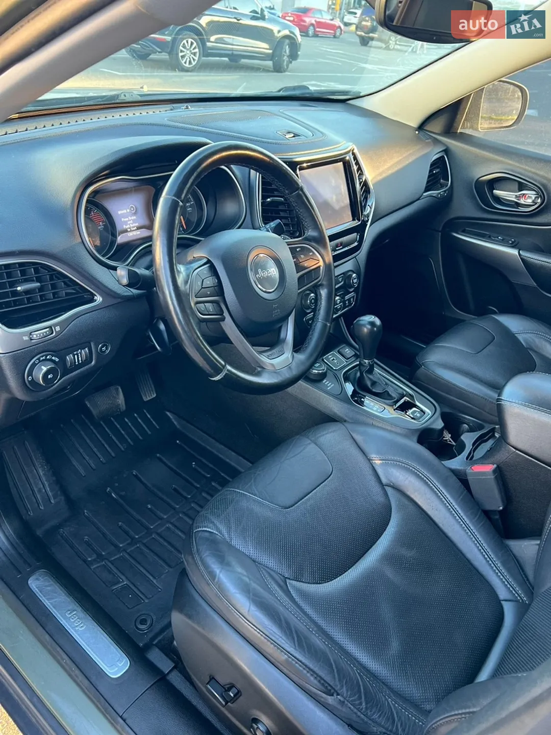 2020 Jeep Cherokee - мініатюра 19