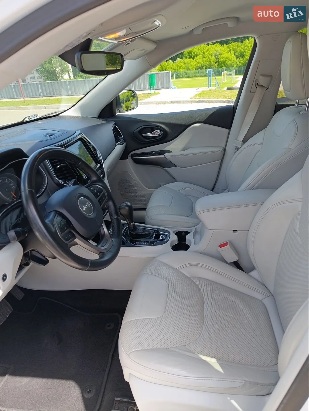 2019 Jeep Cherokee - мініатюра 13