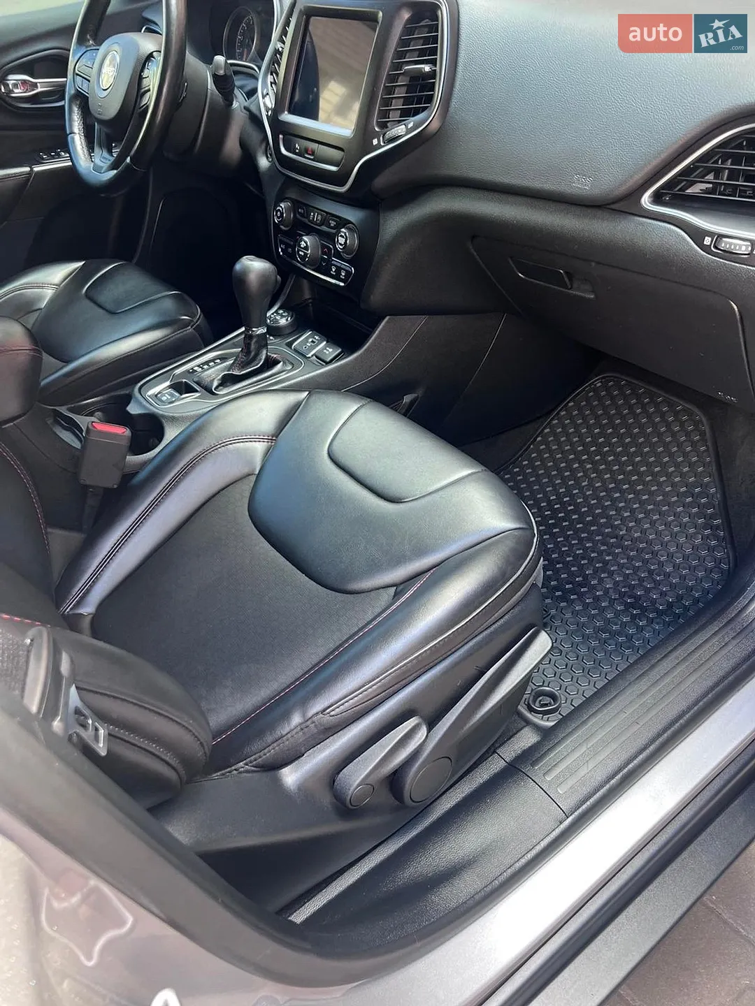 2019 Jeep Cherokee - мініатюра 15