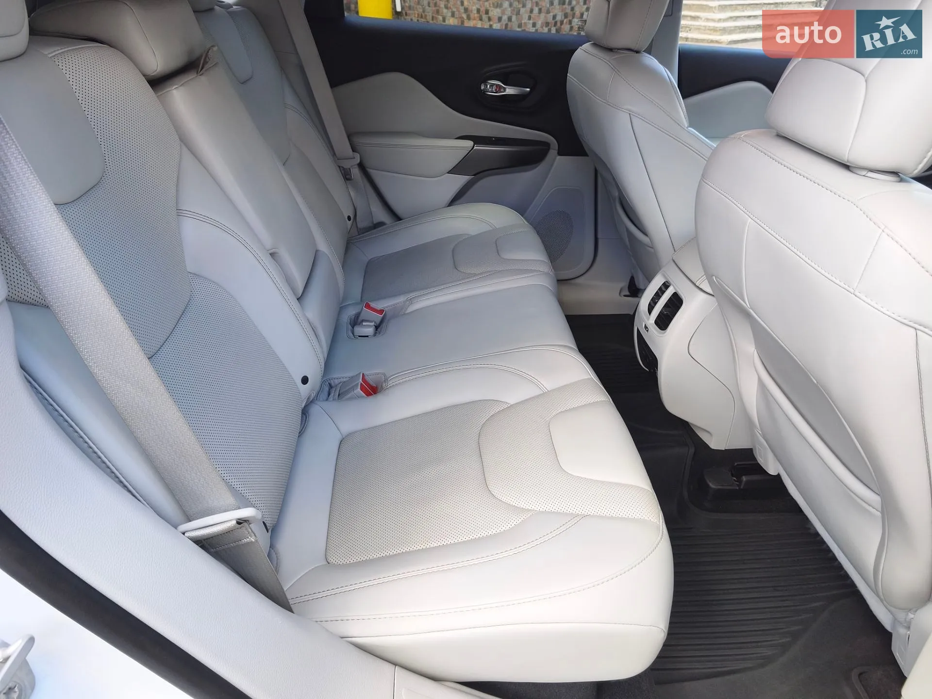 2019 Jeep Cherokee - мініатюра 42