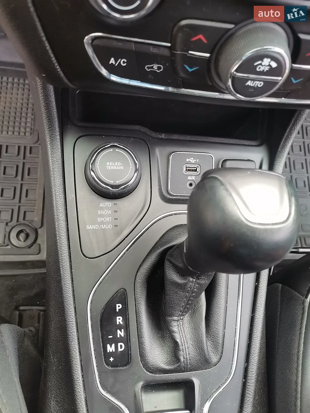 2019 Jeep Cherokee - мініатюра 7