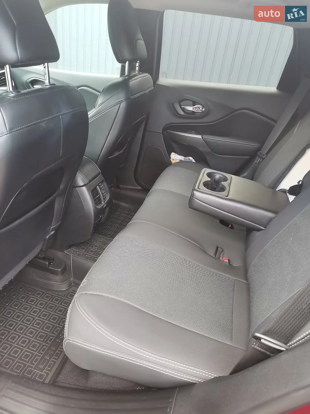 2019 Jeep Cherokee - мініатюра 13