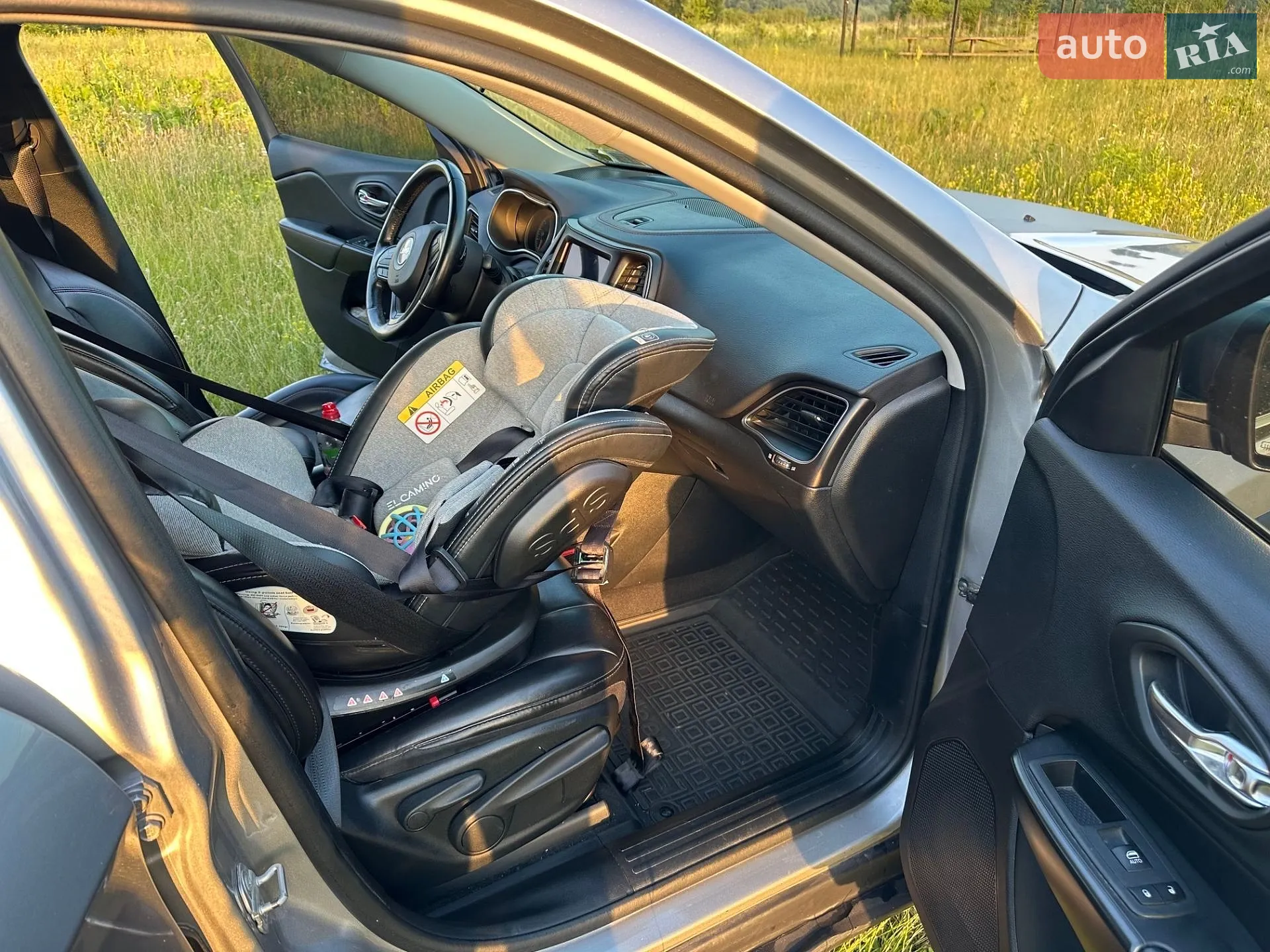 2019 Jeep Cherokee - мініатюра 22