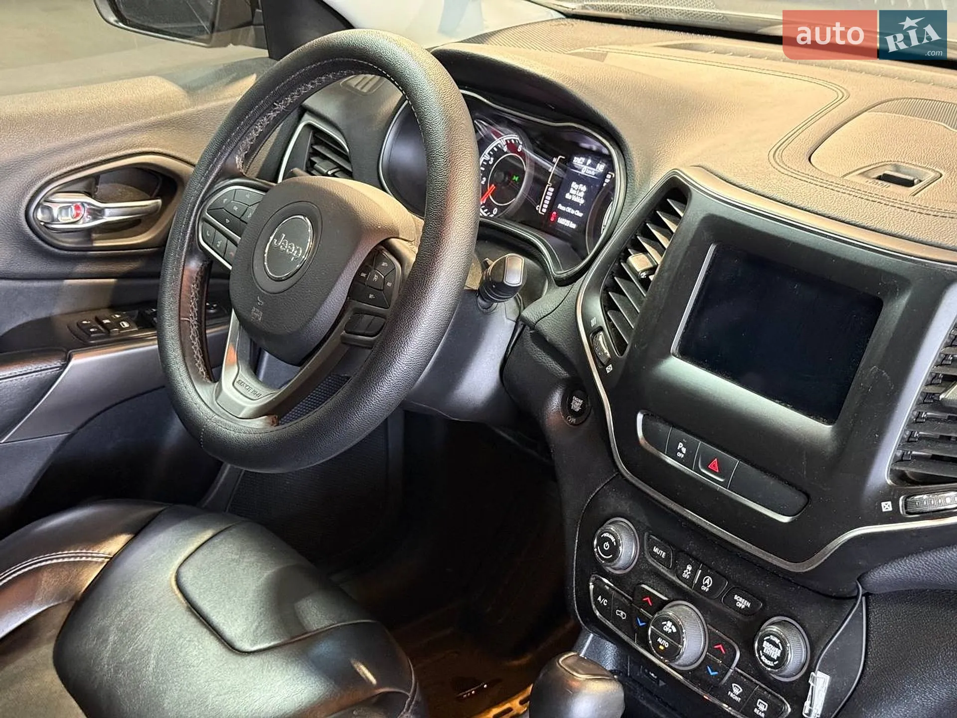 2019 Jeep Cherokee - мініатюра 19