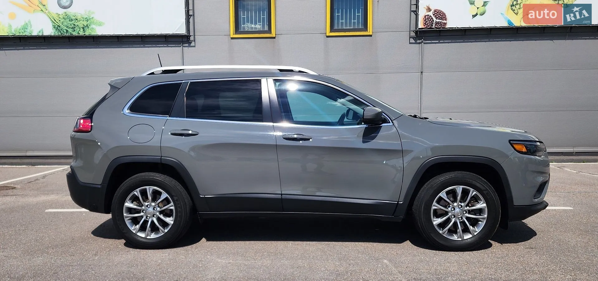 2020 Jeep Cherokee - мініатюра 3