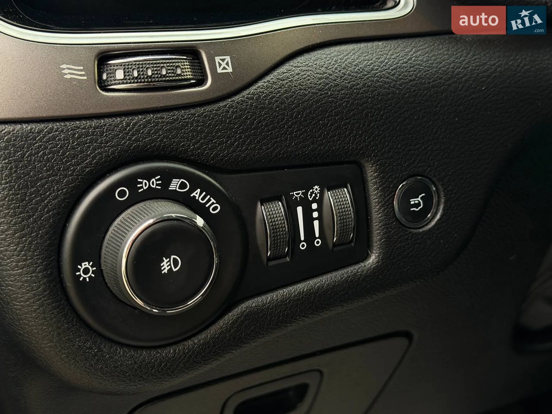 2019 Jeep Cherokee - мініатюра 20