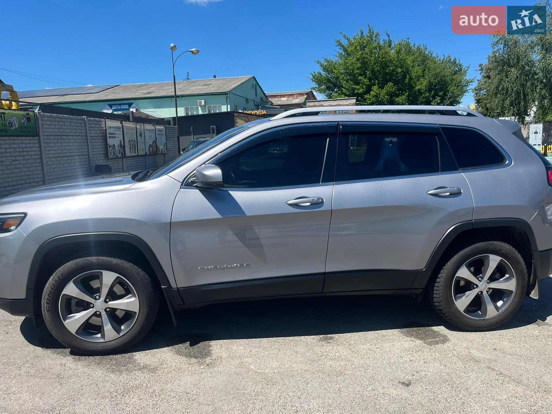 Jeep Cherokee 2019 VIN 1C4PJLDB6KD416090 фото оголошення 2 з 11