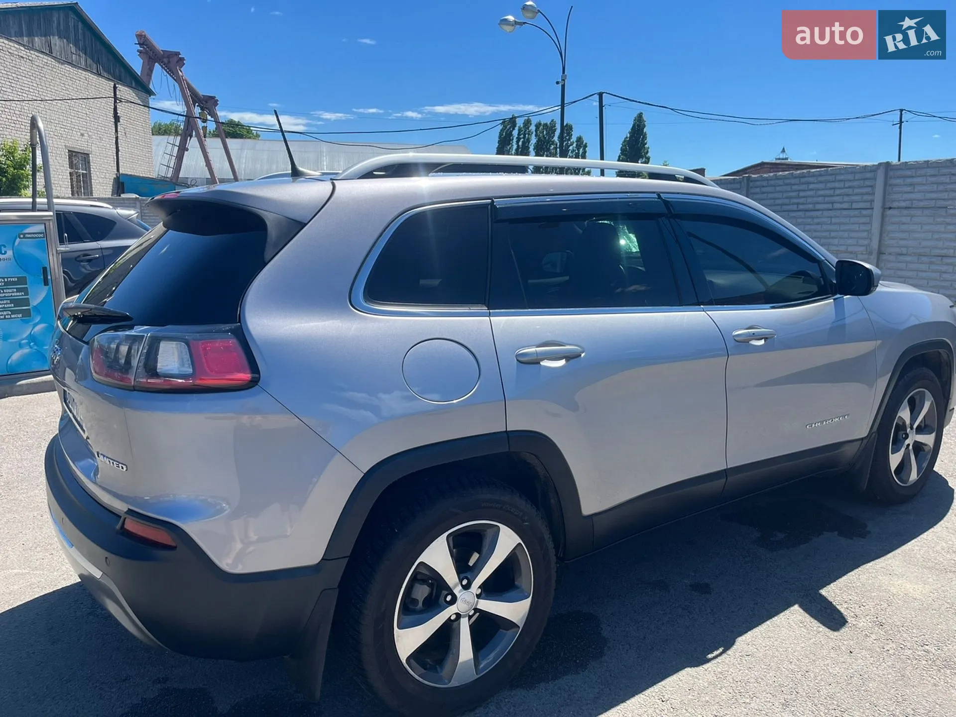 Jeep Cherokee 2019 VIN 1C4PJLDB6KD416090 фото оголошення 4 з 11