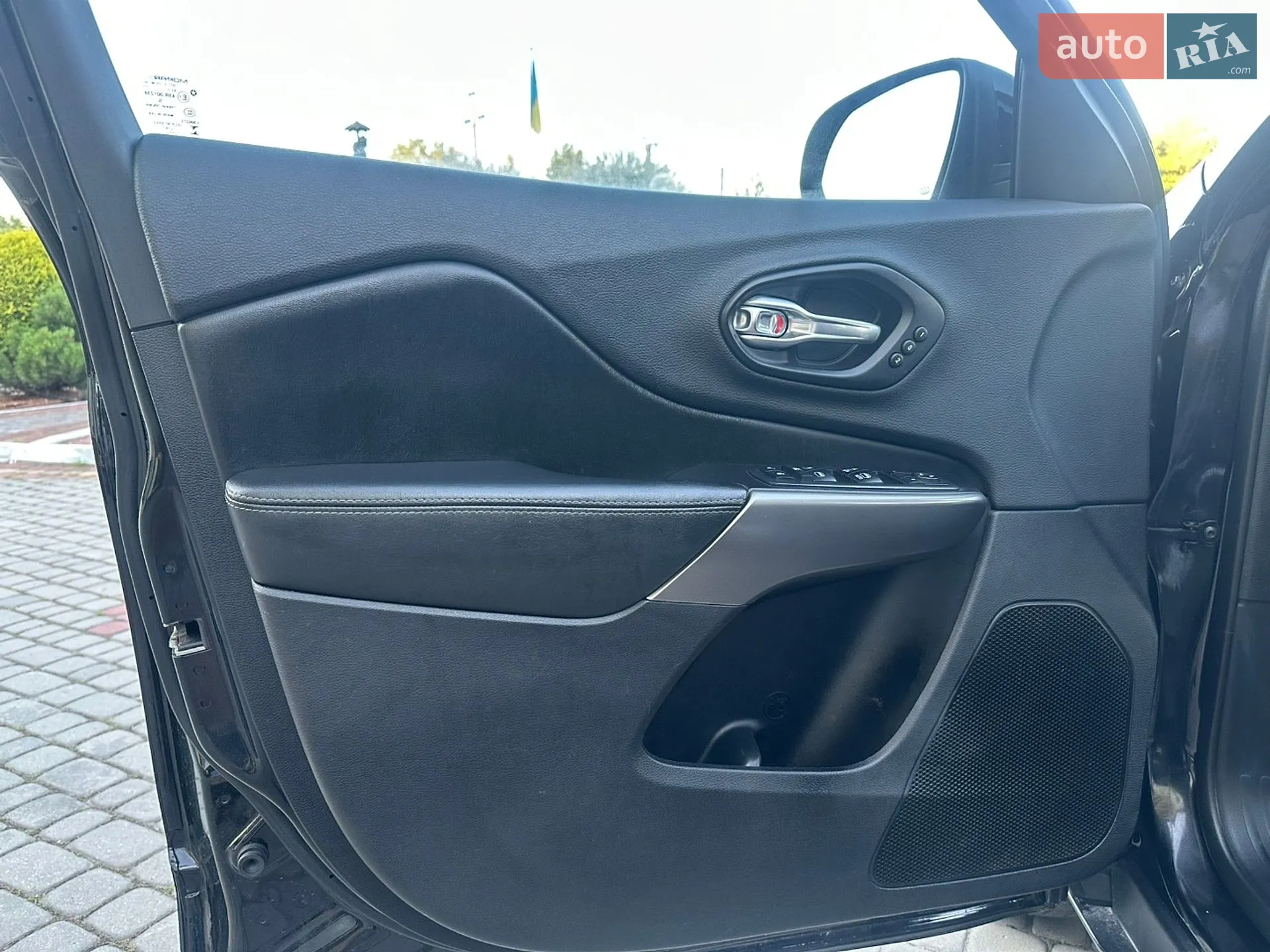 2018 Jeep Cherokee - мініатюра 37