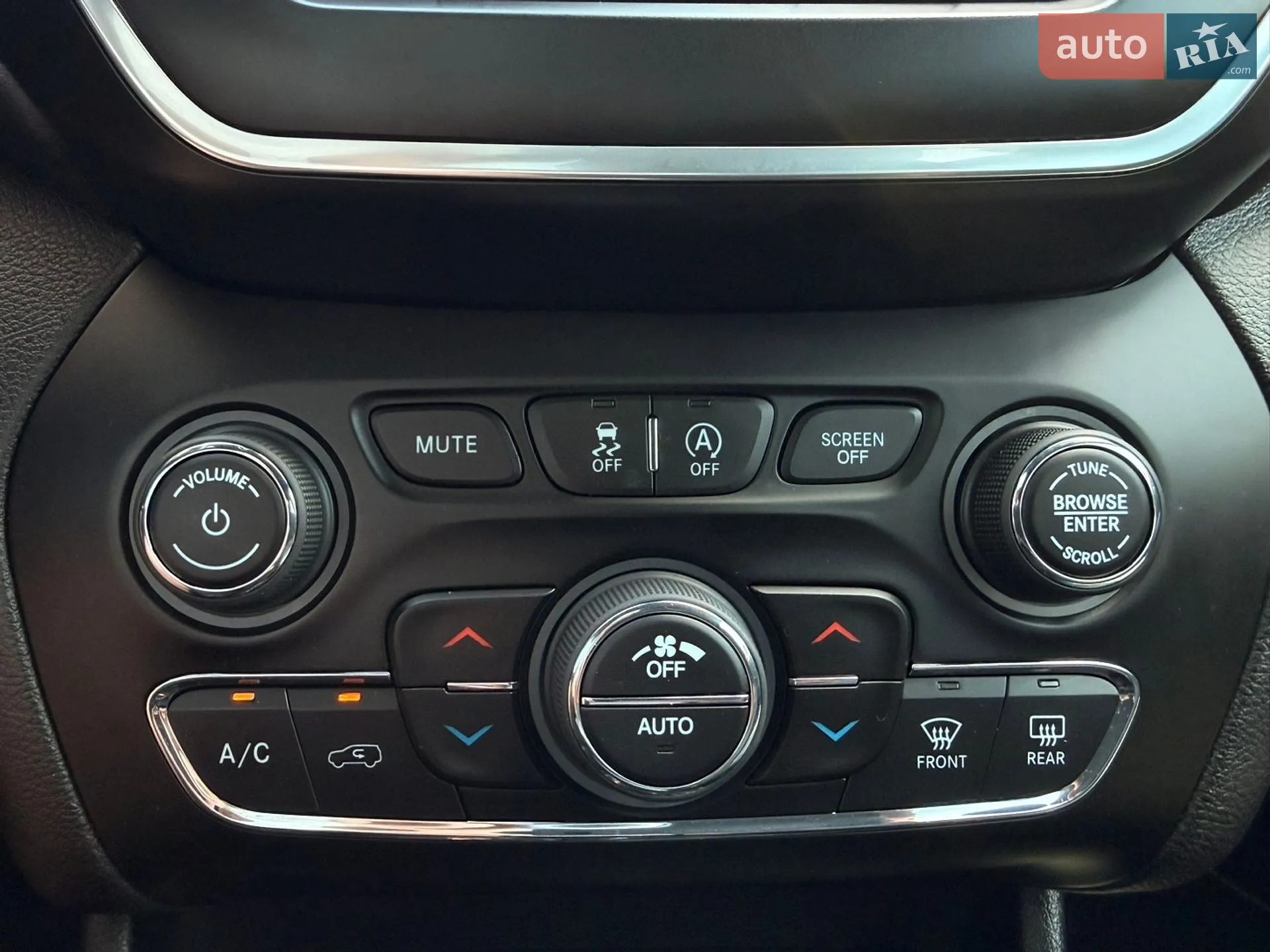 2020 Jeep Cherokee - мініатюра 29