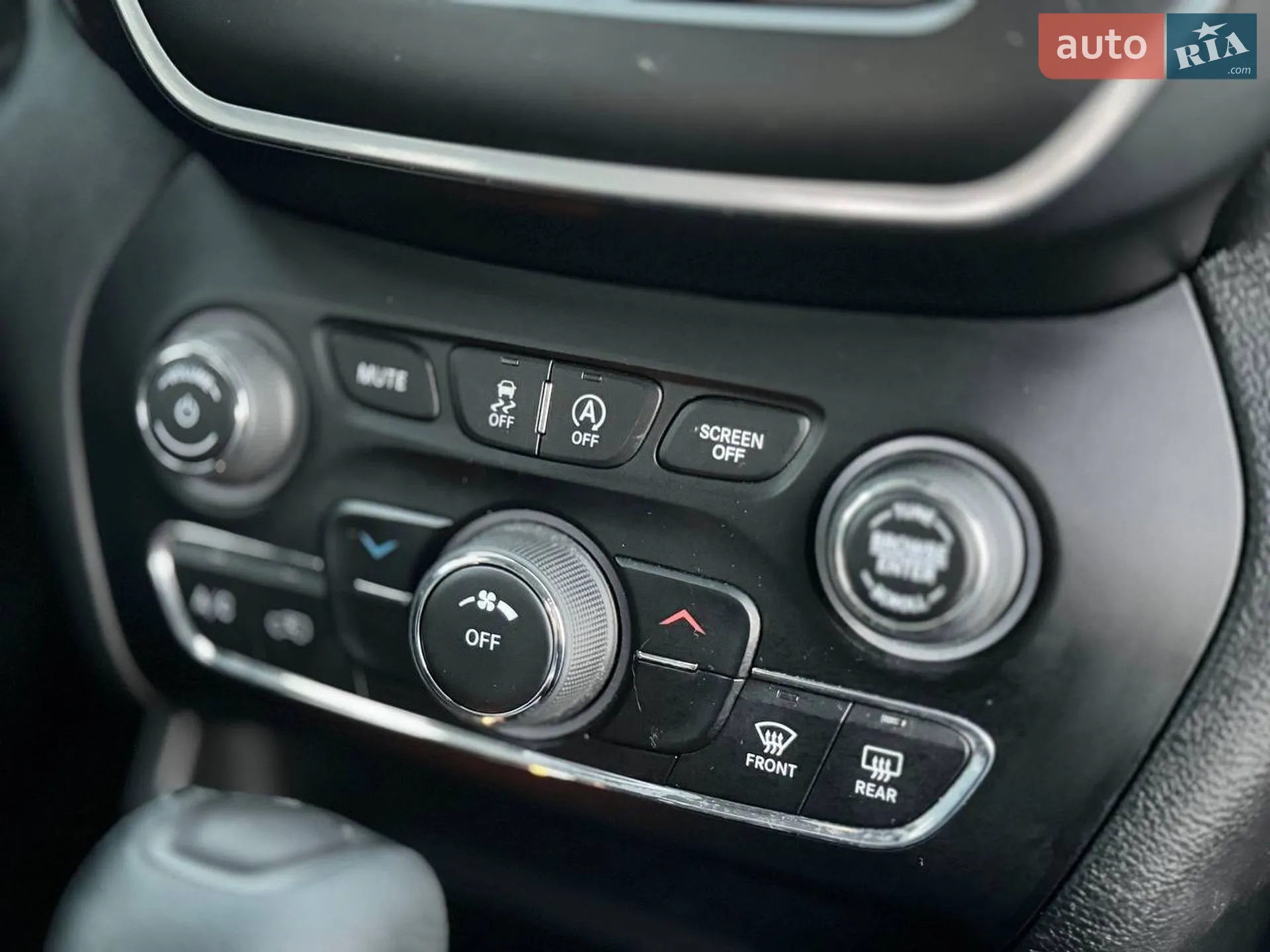 2018 Jeep Cherokee - мініатюра 18