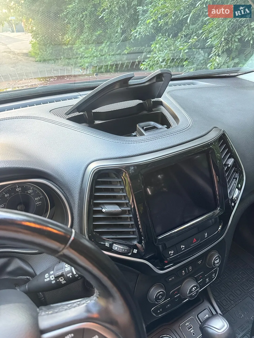 2020 Jeep Cherokee - мініатюра 19