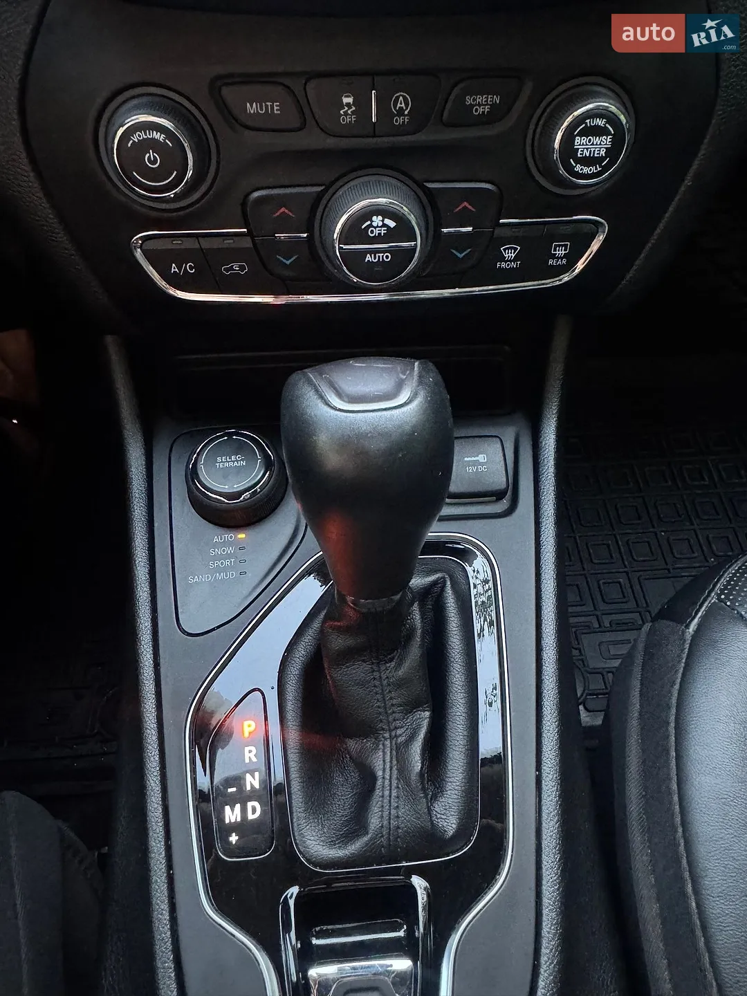 2020 Jeep Cherokee - мініатюра 22