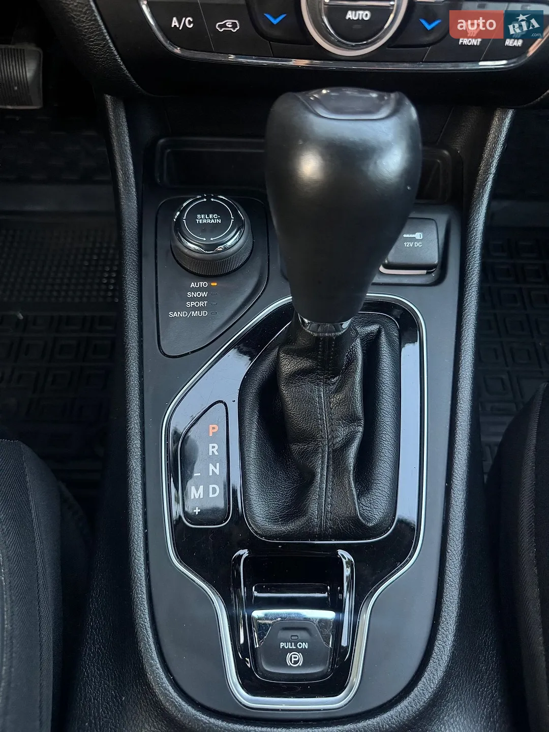 2020 Jeep Cherokee - мініатюра 31