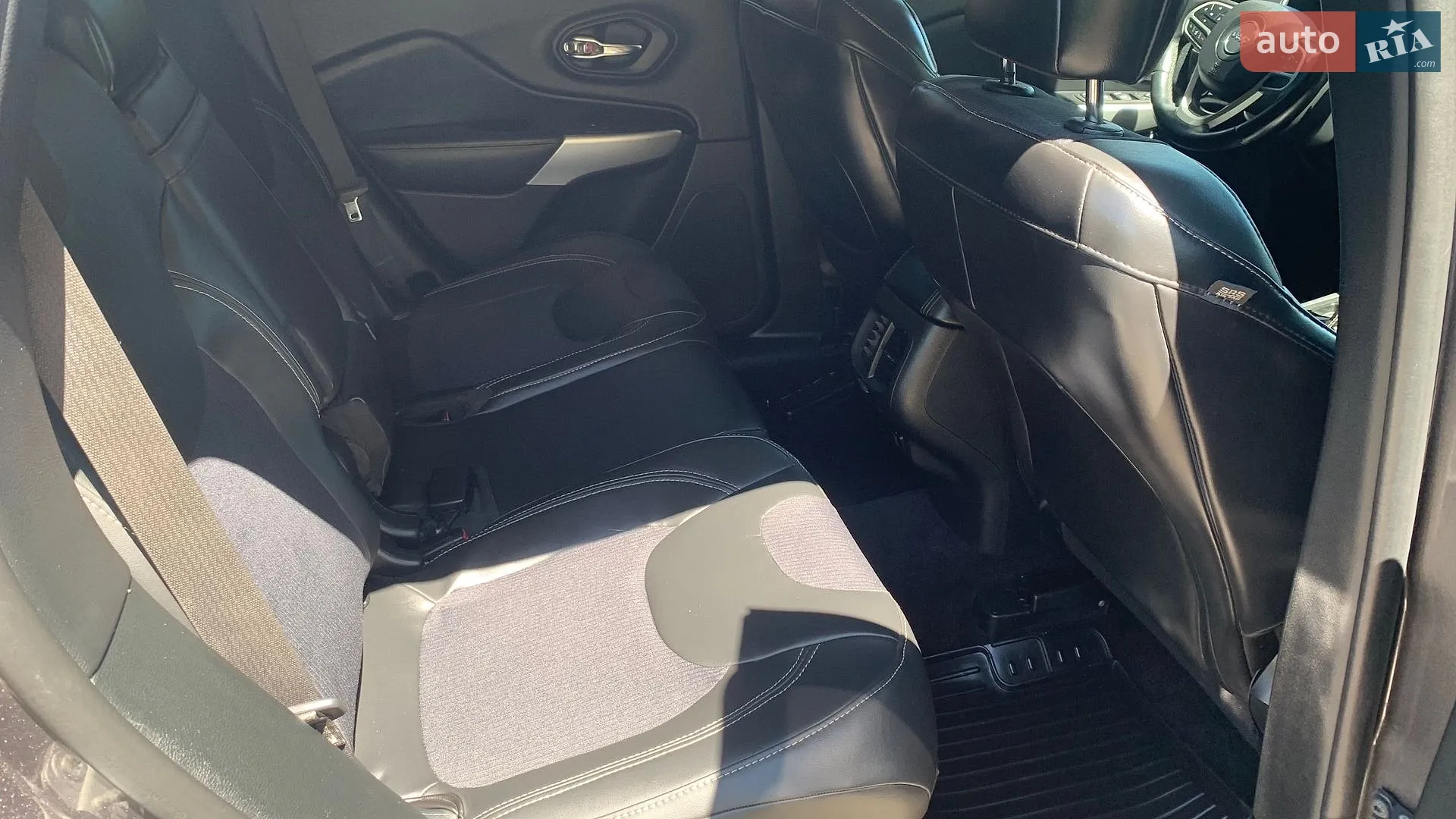 2018 Jeep Cherokee - мініатюра 66