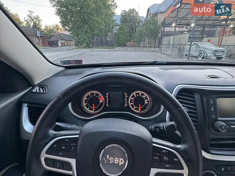 Jeep Cherokee 2017 VIN 1C4PJMAB7HW631579 фото оголошення 2 з 63
