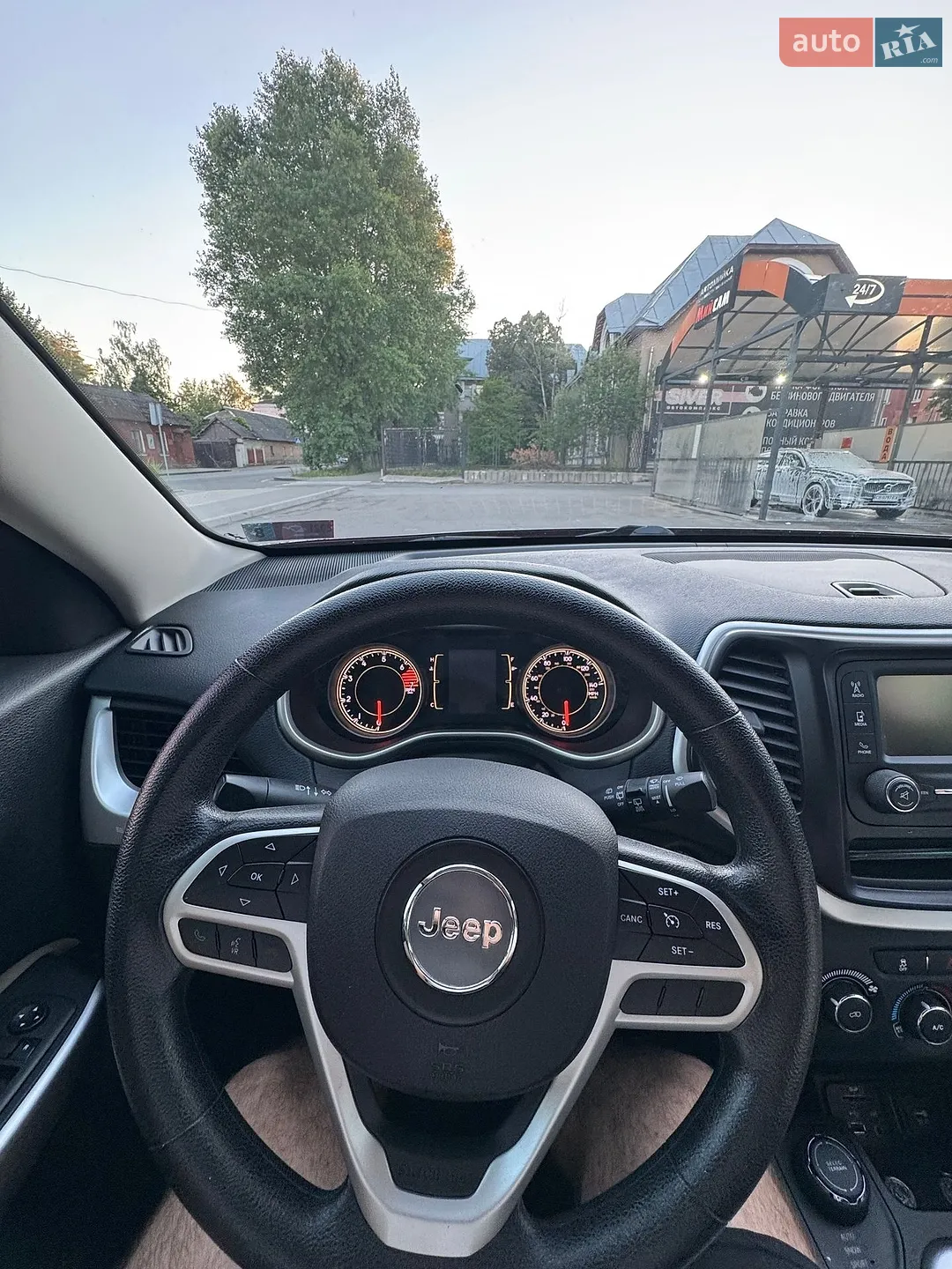 2017 Jeep Cherokee - мініатюра 2