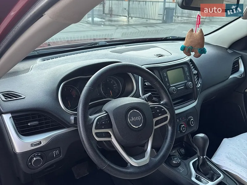 Jeep Cherokee 2017 VIN 1C4PJMAB7HW631579 фото оголошення 9 з 63