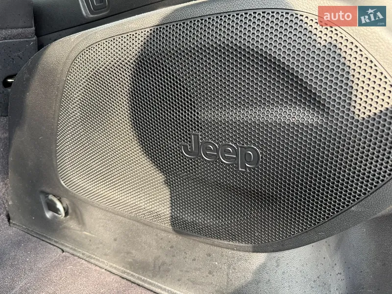 Jeep Cherokee 2019 VIN 1C4PJMLBXLD536919 фото оголошення 22 з 70