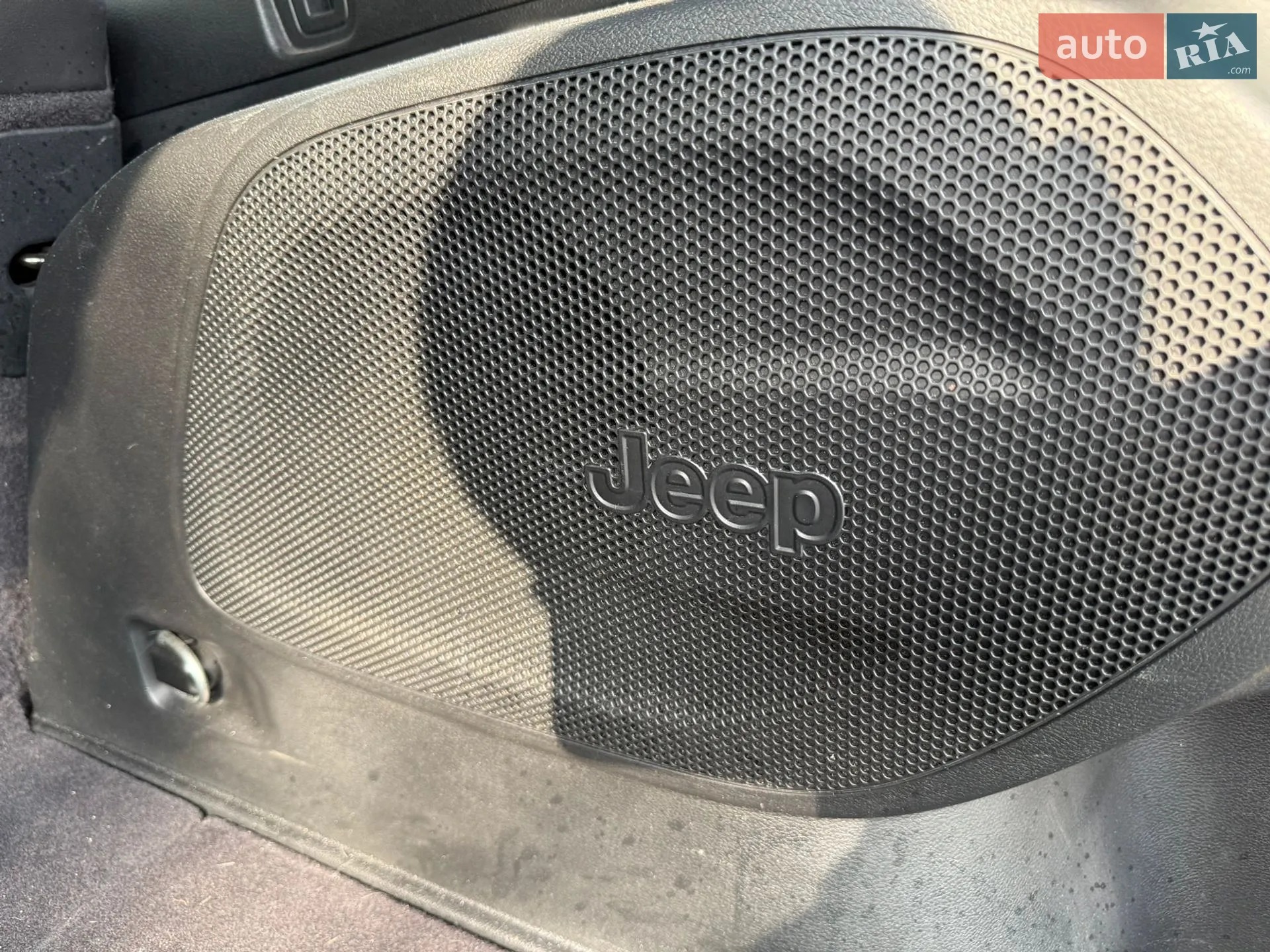 Jeep Cherokee 2019 VIN 1C4PJMLBXLD536919 фото оголошення 25 з 31