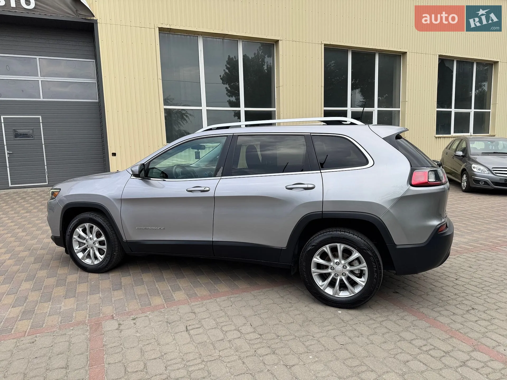 2018 Jeep Cherokee - мініатюра 19