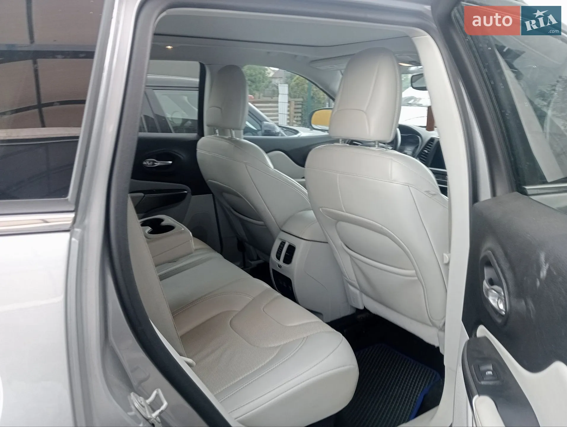 2020 Jeep Cherokee - мініатюра 5