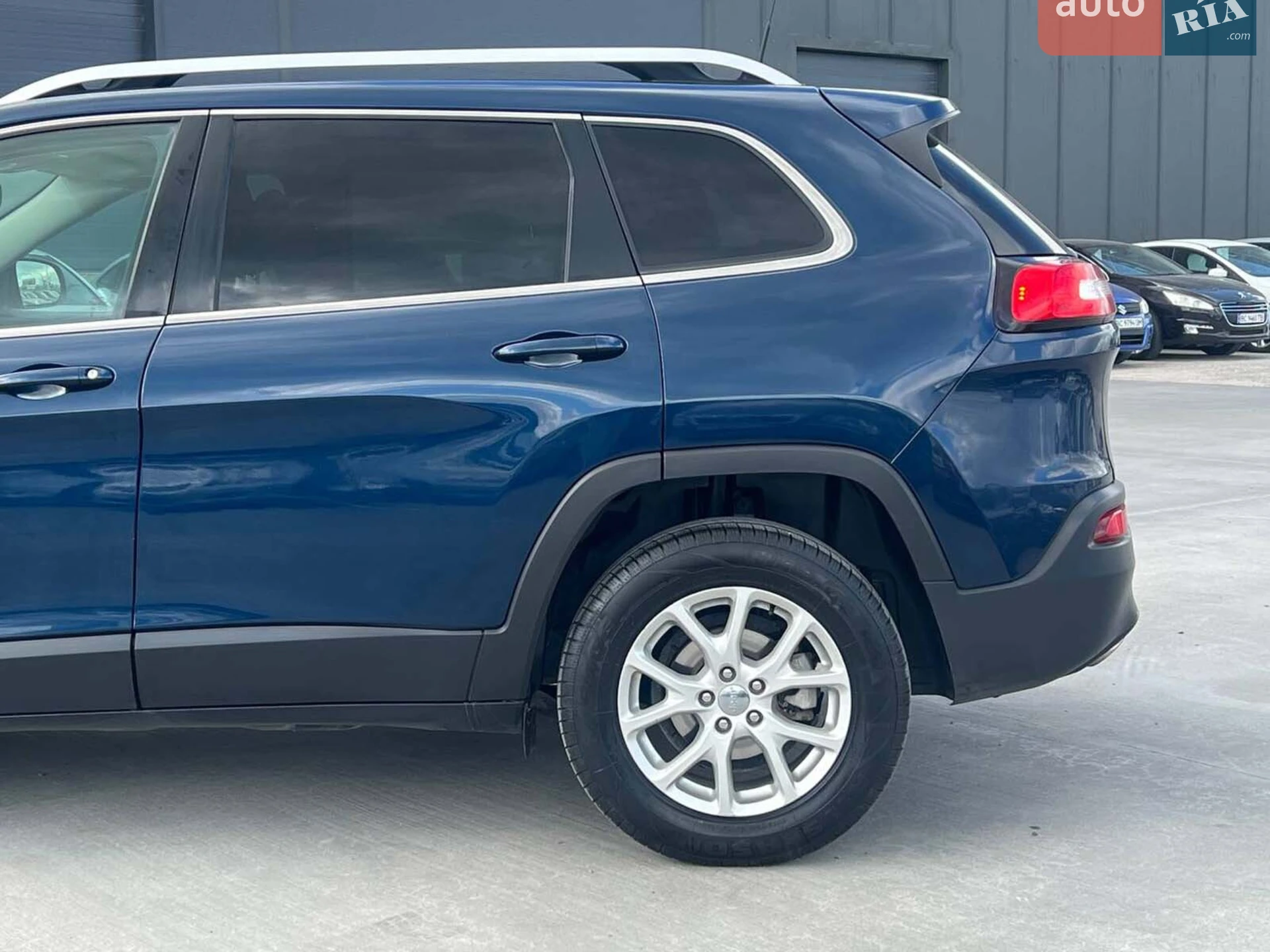 2017 Jeep Cherokee - мініатюра 5