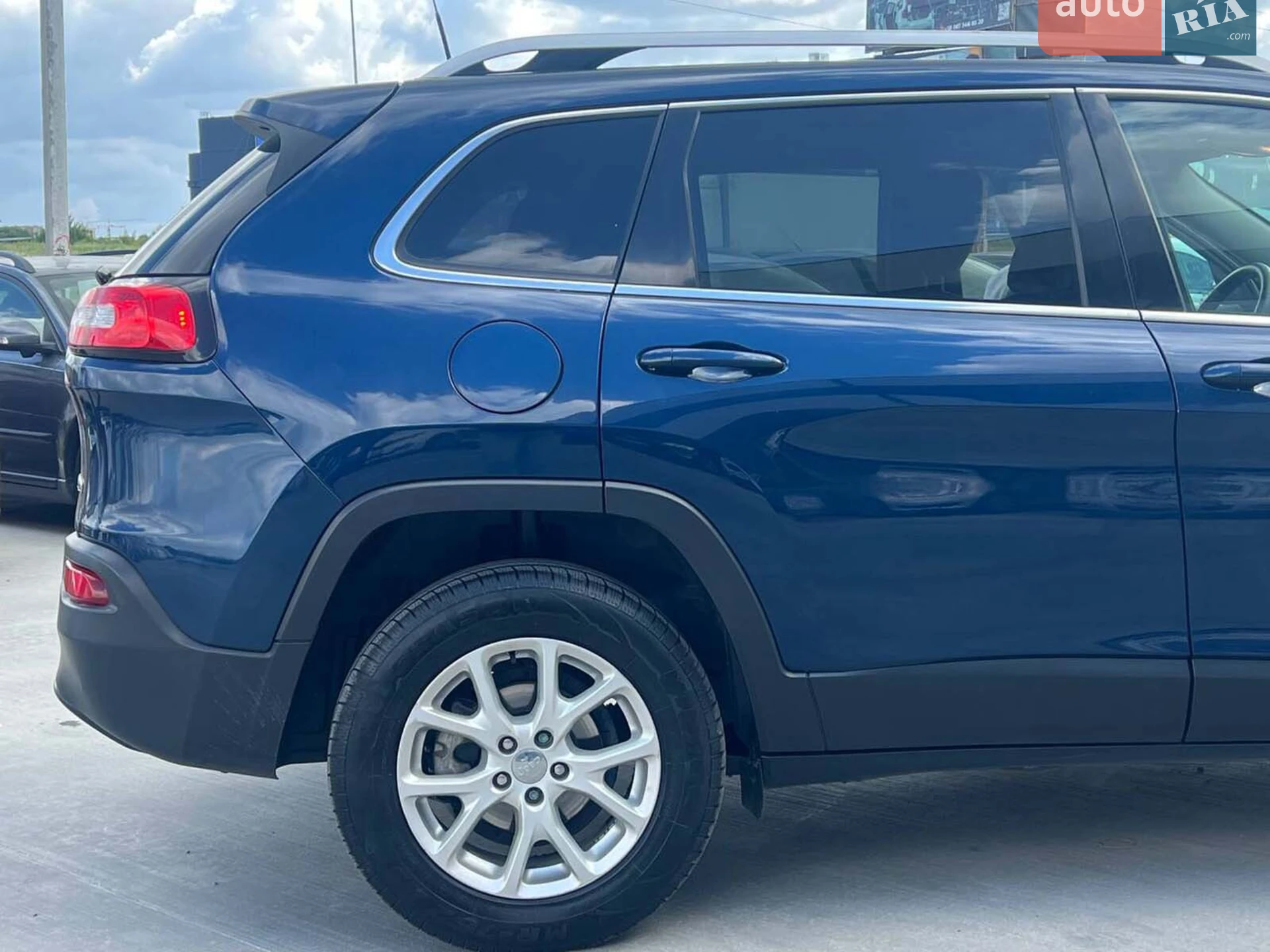 2017 Jeep Cherokee - мініатюра 9