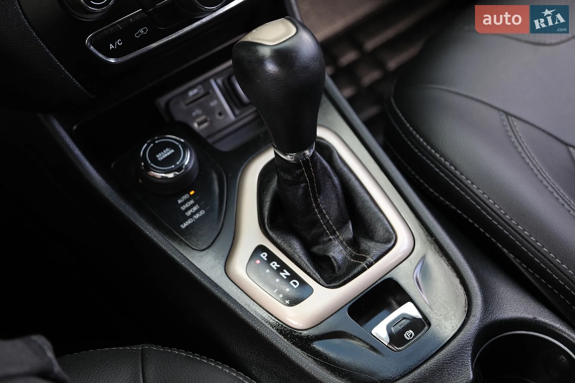 2016 Jeep Cherokee - мініатюра 21
