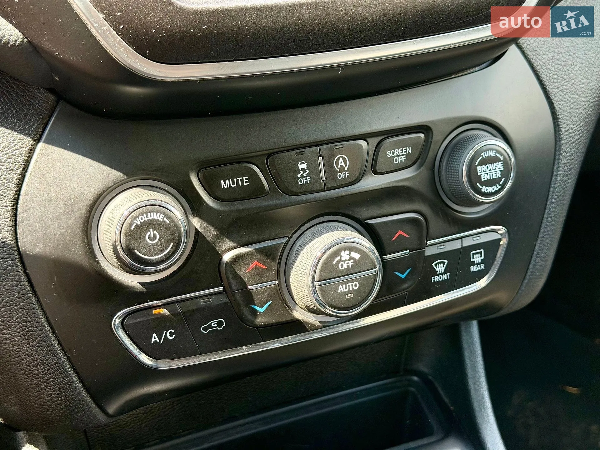 2018 Jeep Cherokee - мініатюра 20