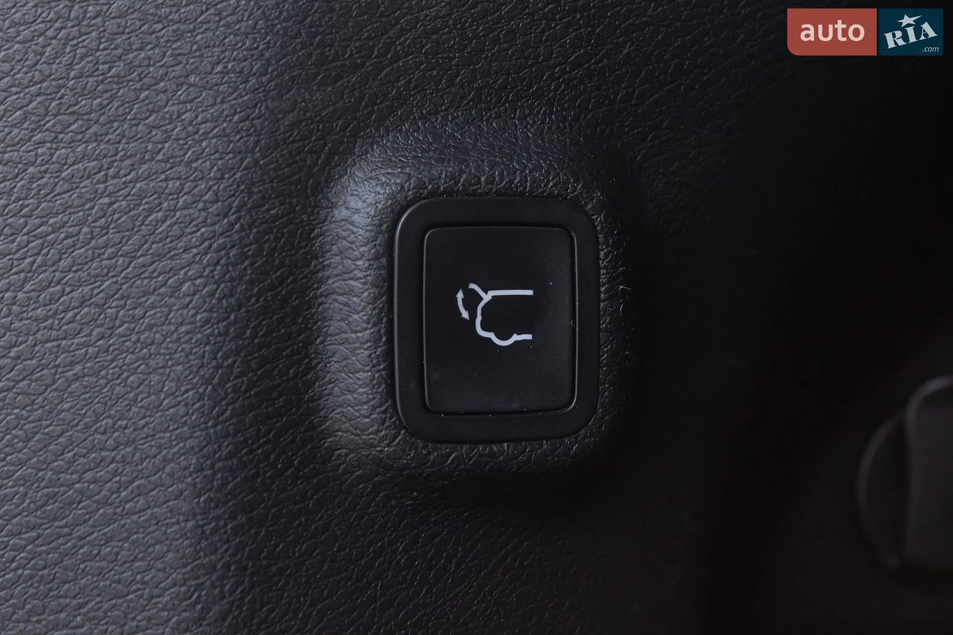 2020 Jeep Cherokee - мініатюра 38