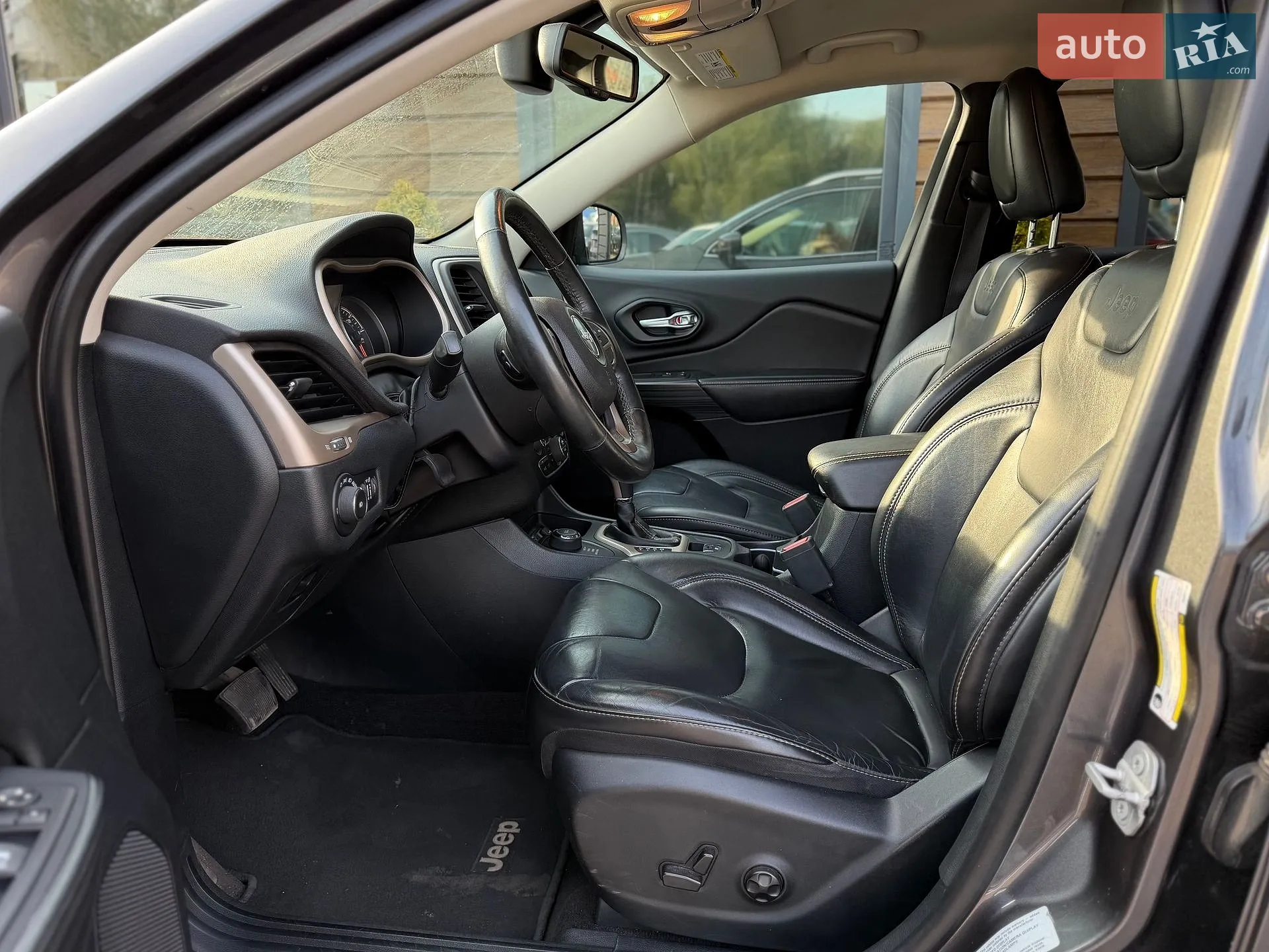 2016 Jeep Cherokee - мініатюра 24
