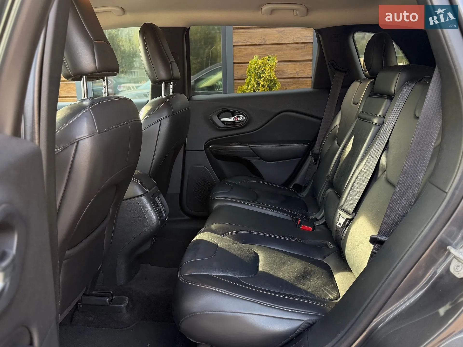 2016 Jeep Cherokee - мініатюра 47