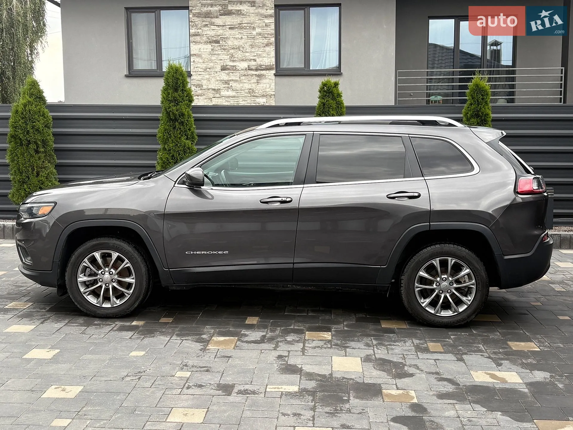 2019 Jeep Cherokee - мініатюра 19