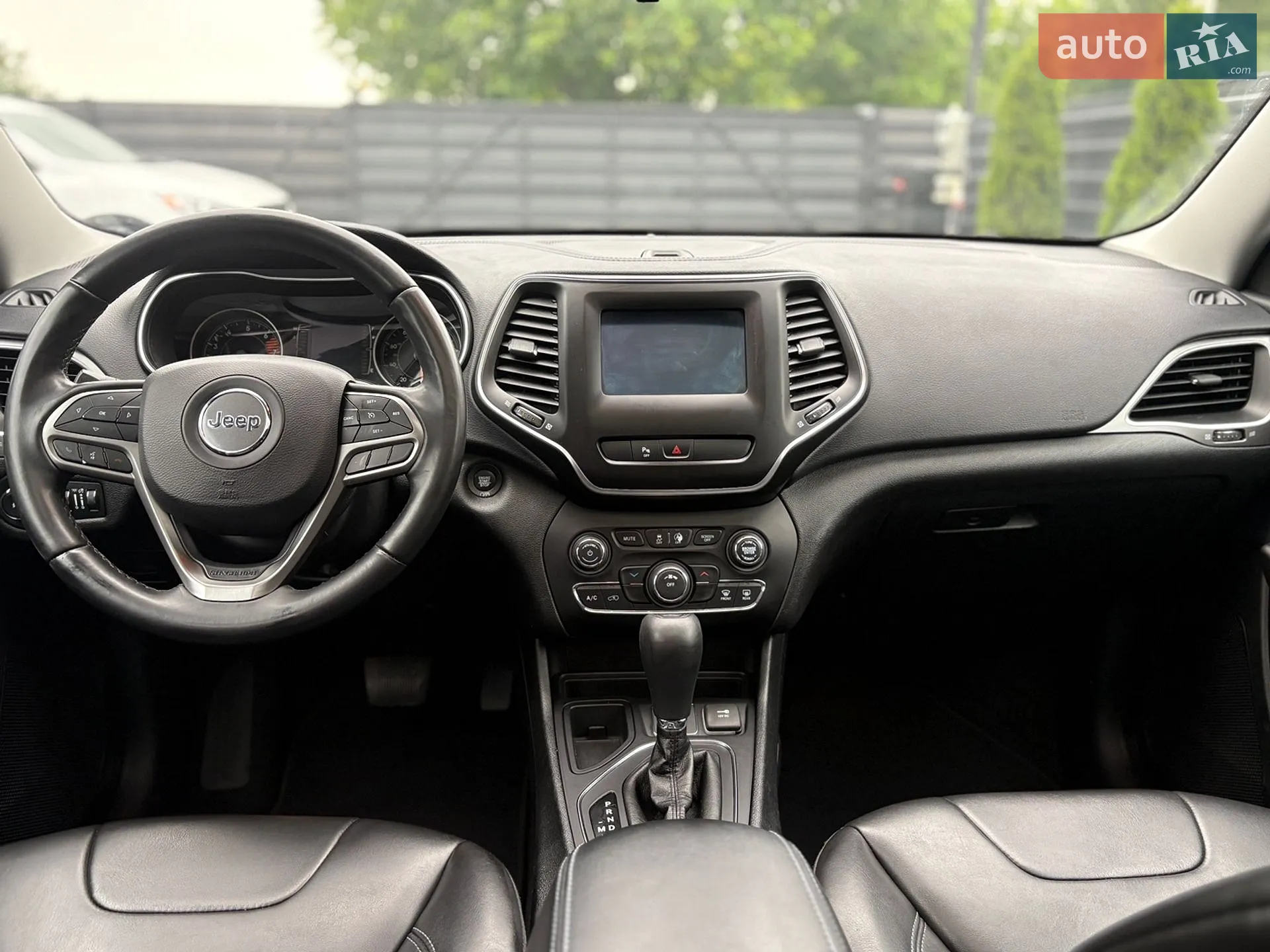 2019 Jeep Cherokee - мініатюра 28