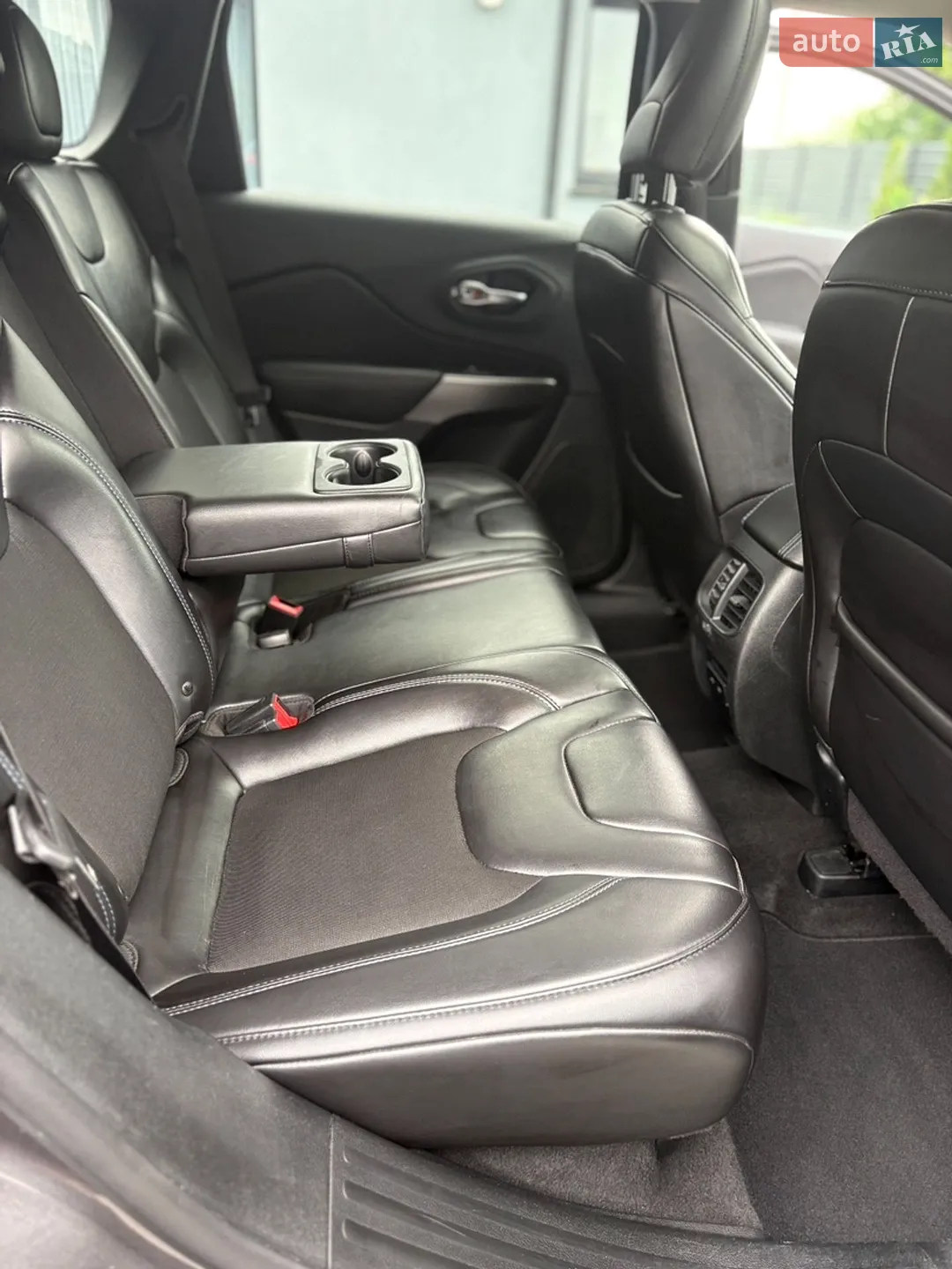 2019 Jeep Cherokee - мініатюра 38