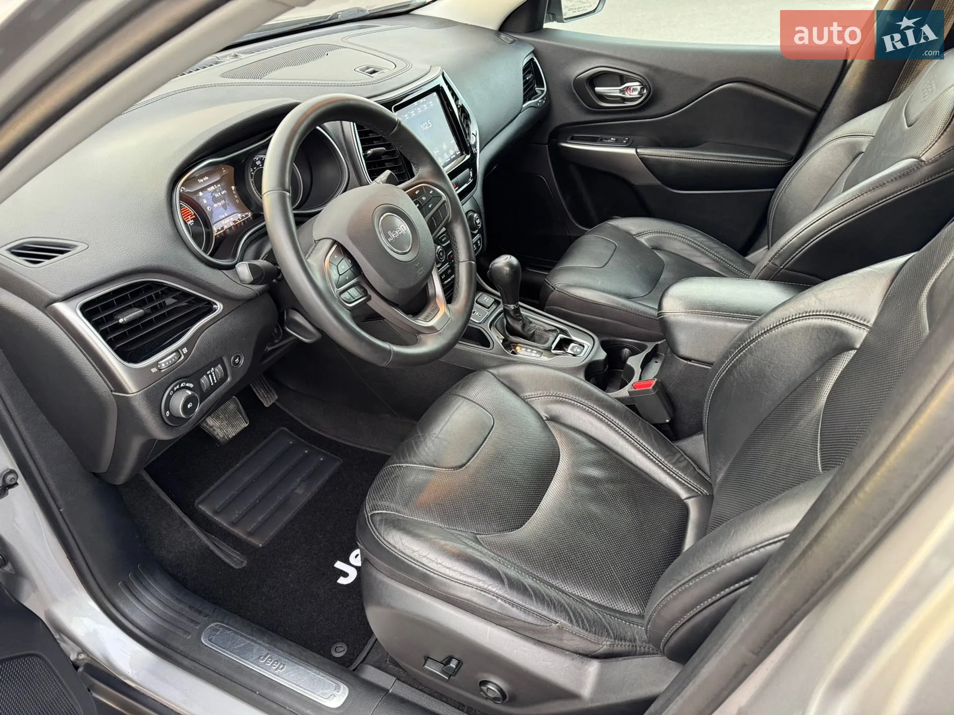 2019 Jeep Cherokee - мініатюра 30