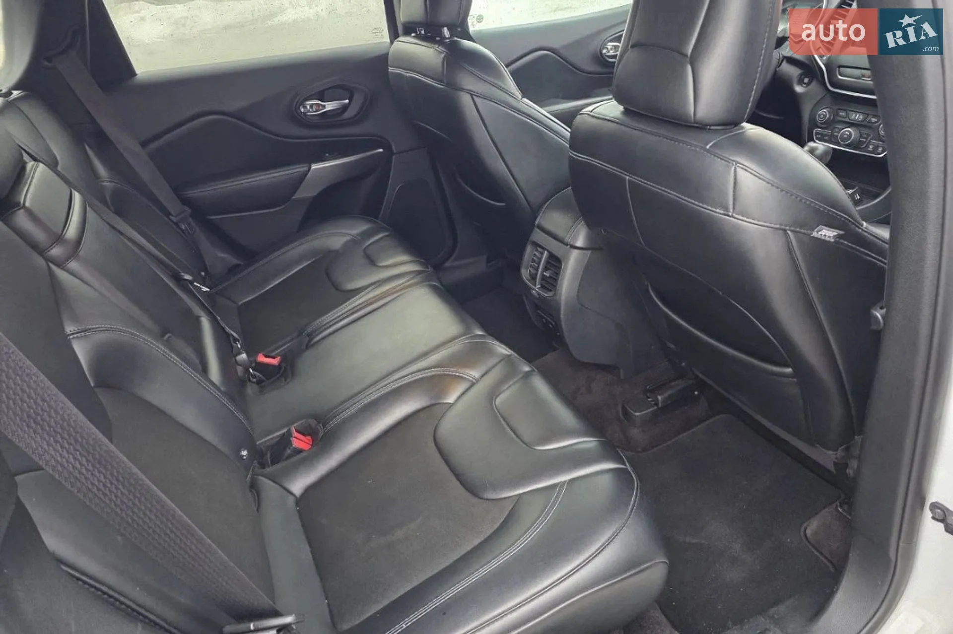 2019 Jeep Cherokee - мініатюра 8