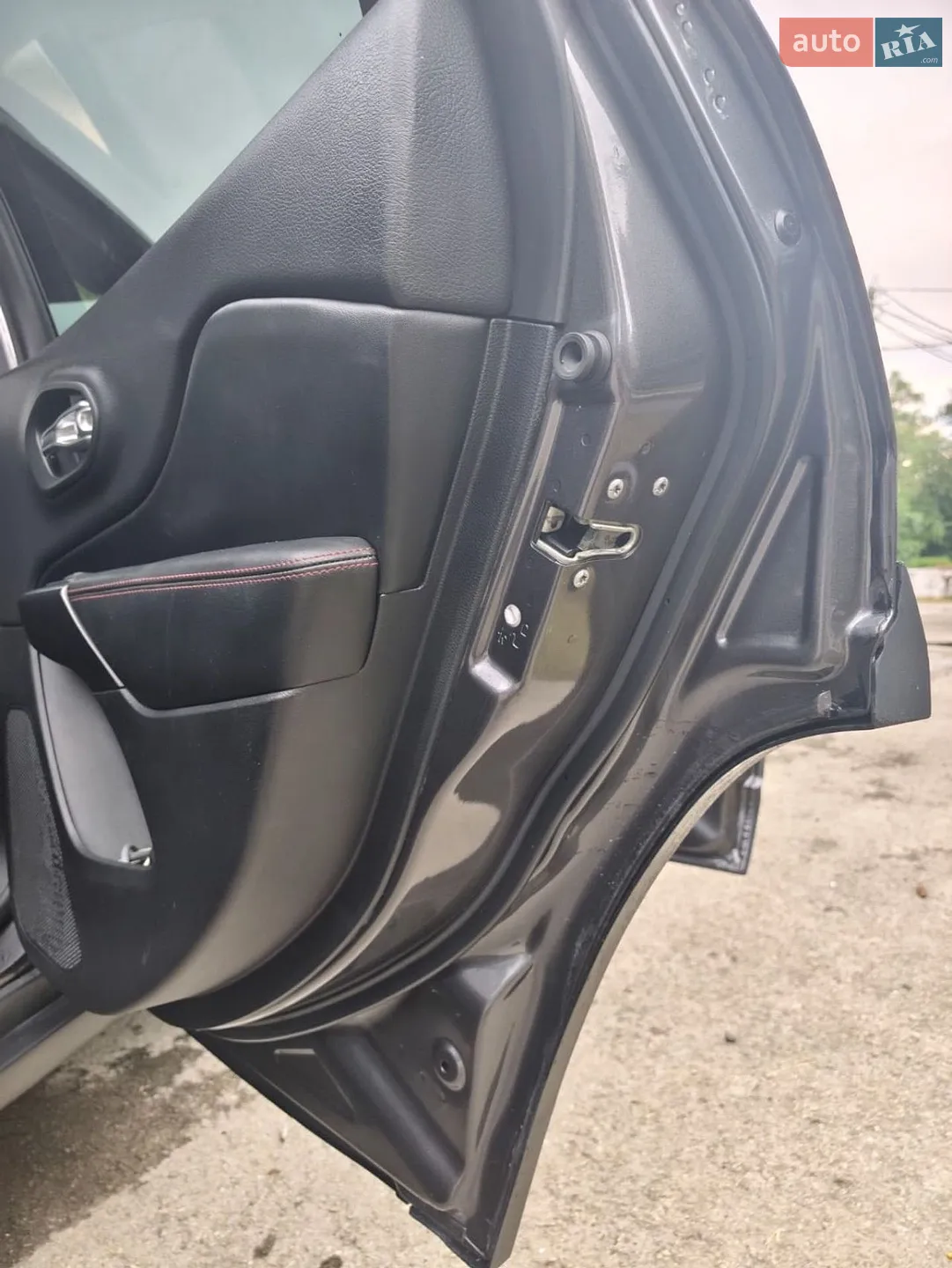 2019 Jeep Cherokee - мініатюра 13