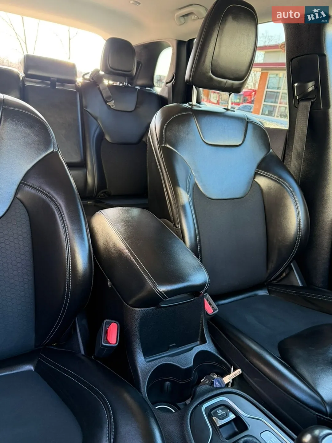 2019 Jeep Cherokee - мініатюра 13