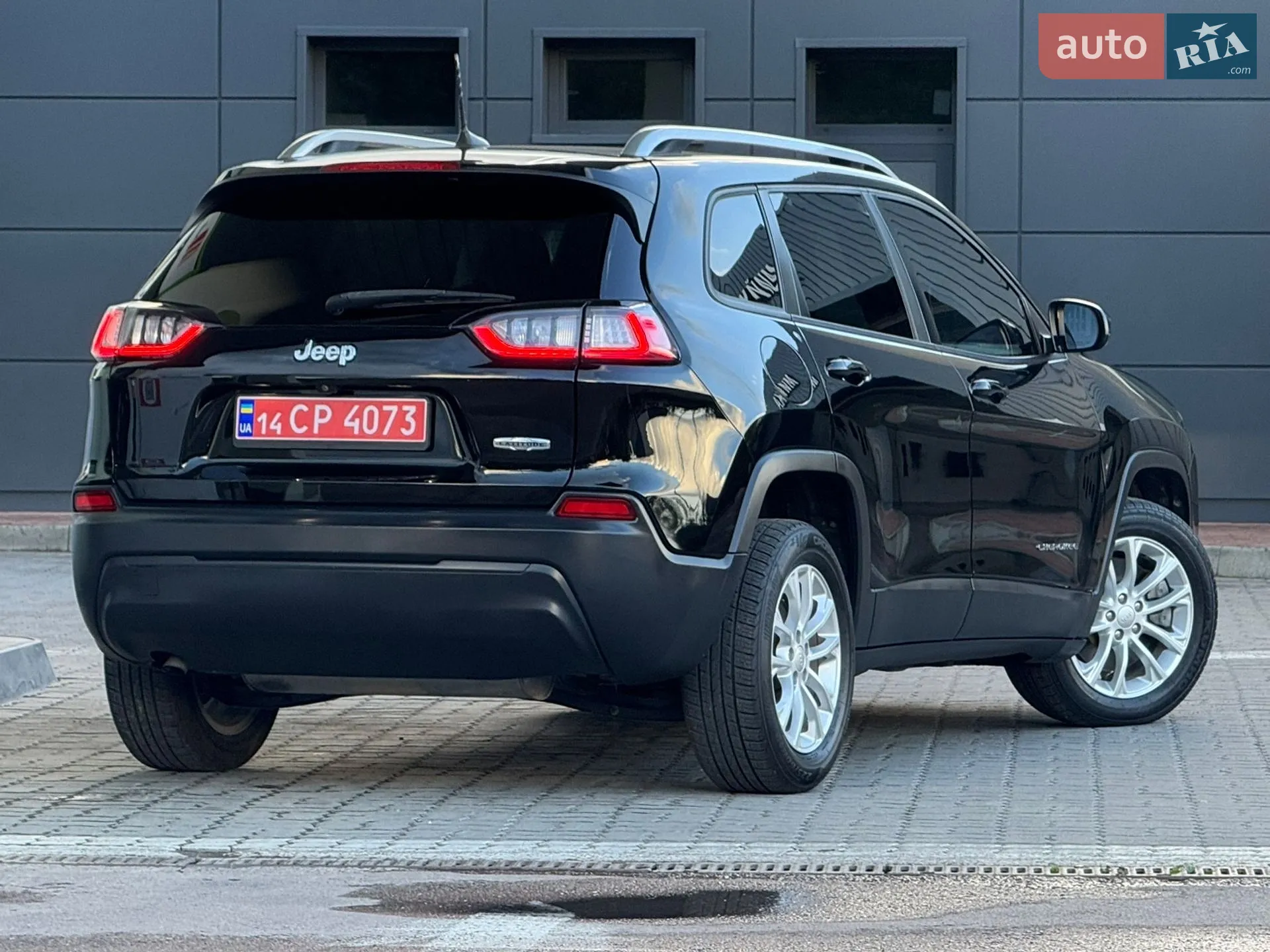 2020 Jeep Cherokee - мініатюра 3